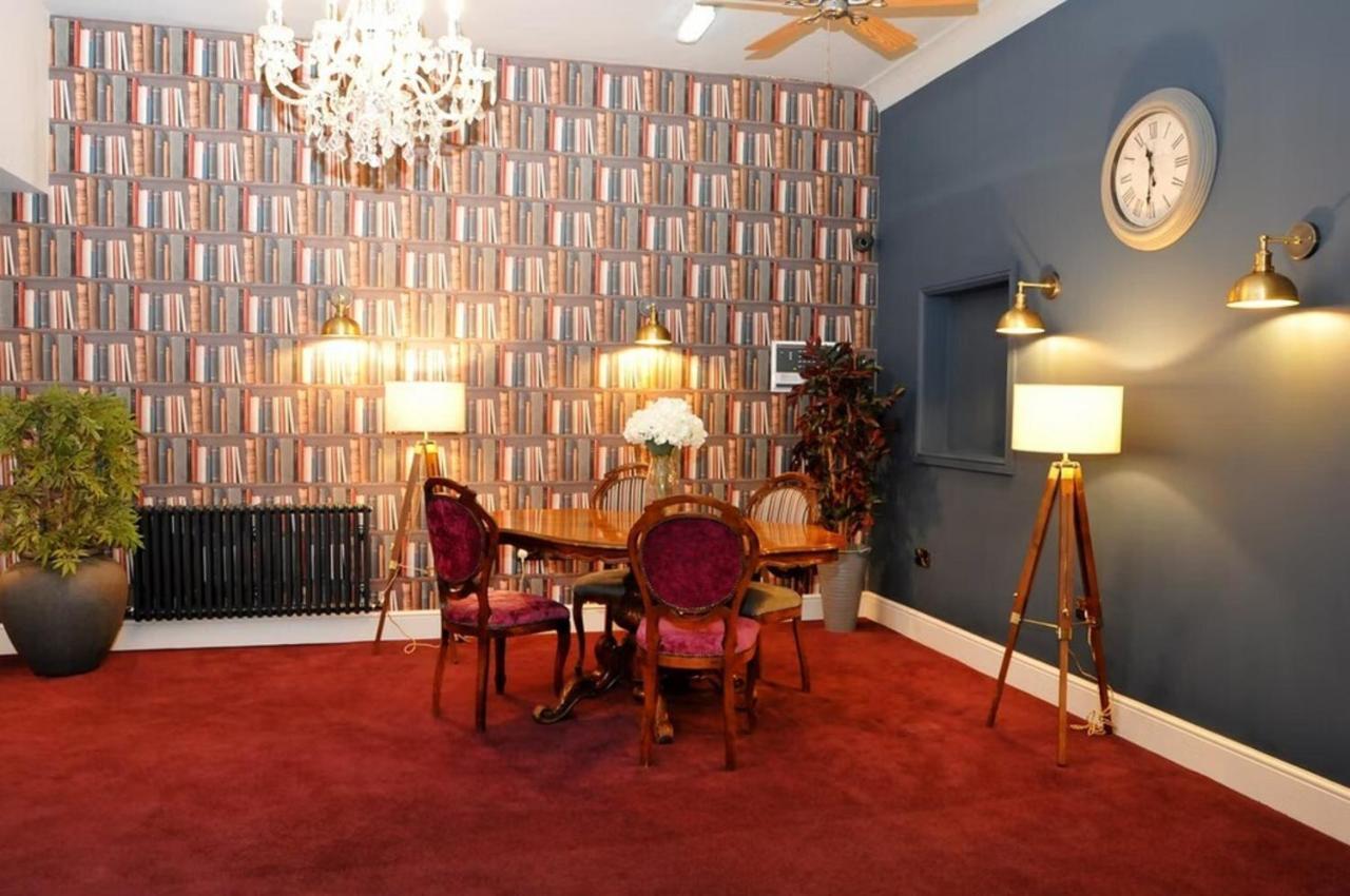 The Royal Hotel Crewe, A Brilliant Collection, Powered By Oyo Extérieur photo