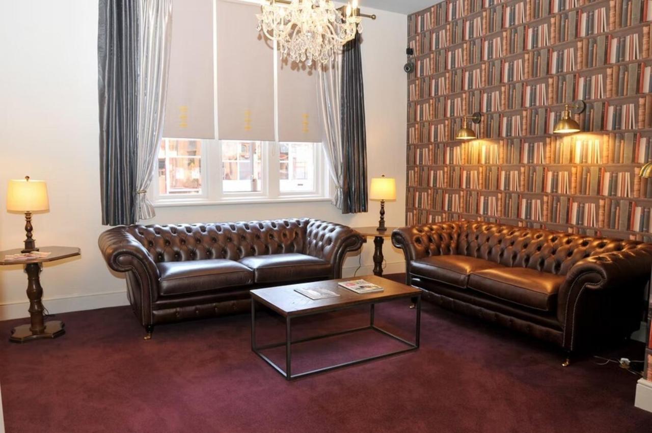 The Royal Hotel Crewe, A Brilliant Collection, Powered By Oyo Extérieur photo