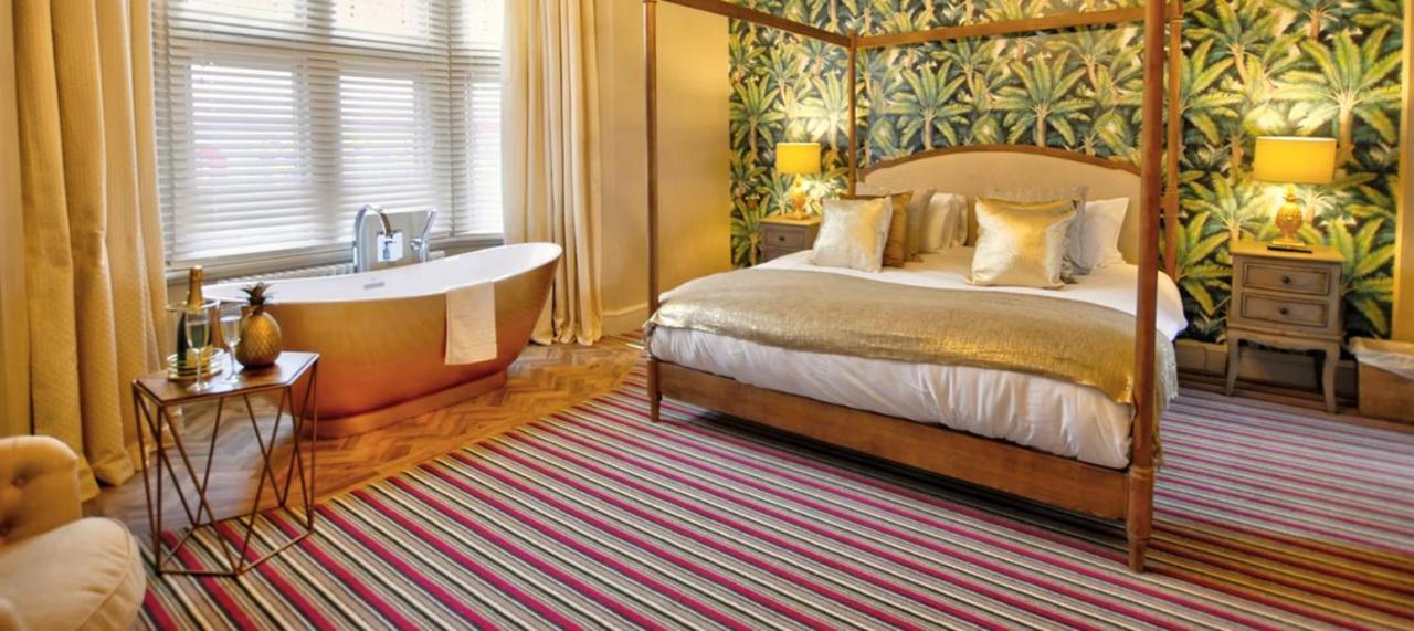The Royal Hotel Crewe, A Brilliant Collection, Powered By Oyo Extérieur photo
