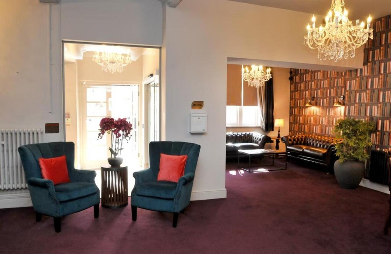 The Royal Hotel Crewe, A Brilliant Collection, Powered By Oyo Extérieur photo