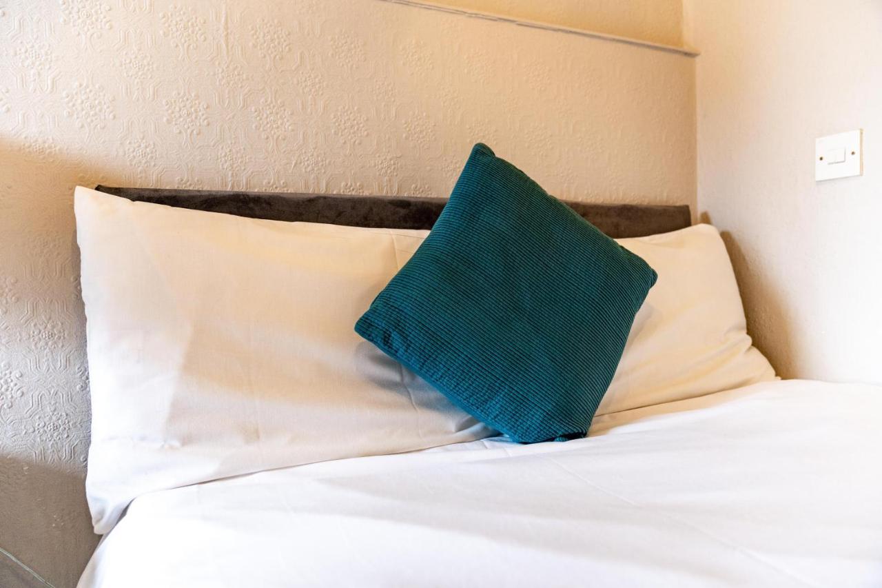The Royal Hotel Crewe, A Brilliant Collection, Powered By Oyo Extérieur photo