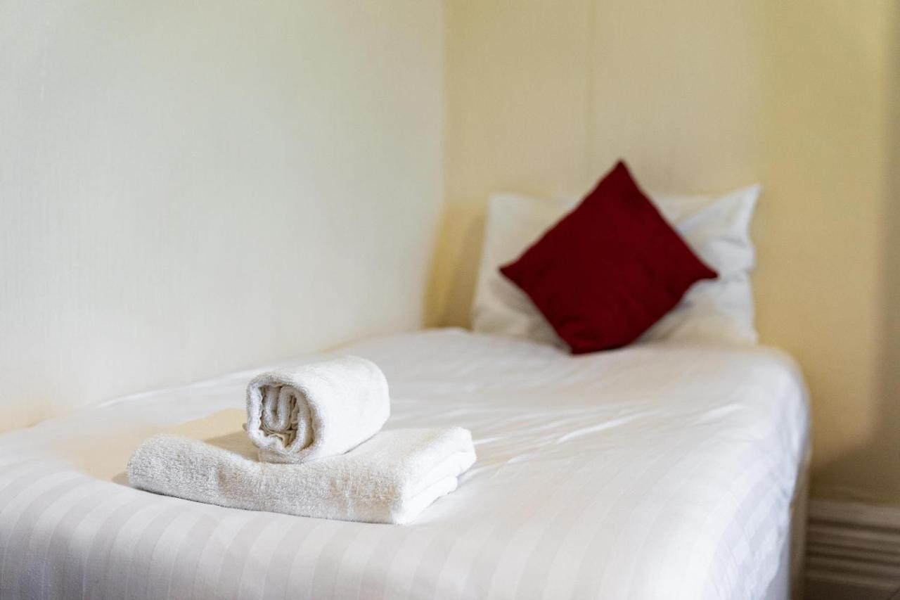 The Royal Hotel Crewe, A Brilliant Collection, Powered By Oyo Extérieur photo