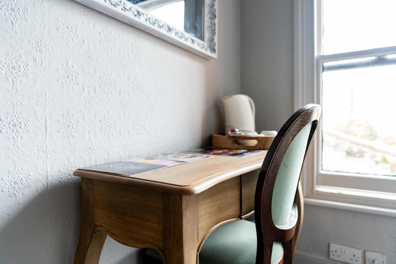The Royal Hotel Crewe, A Brilliant Collection, Powered By Oyo Extérieur photo