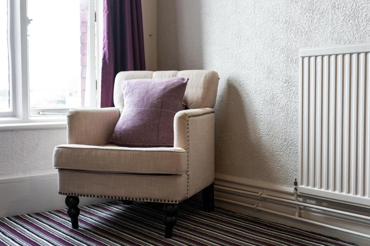 The Royal Hotel Crewe, A Brilliant Collection, Powered By Oyo Extérieur photo